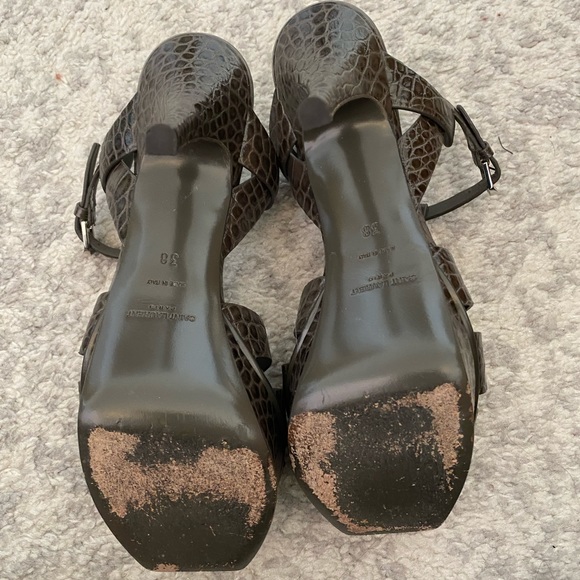 YSL Saint Laurent leather T-strap snake embossed sandals - Picture 2 of 5